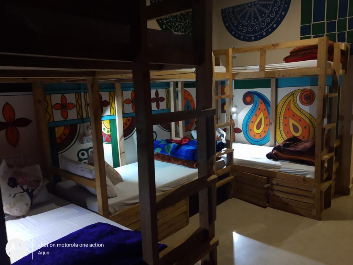 La Vaca India McLeodganj Hostel McLeod Ganj Bagian luar foto