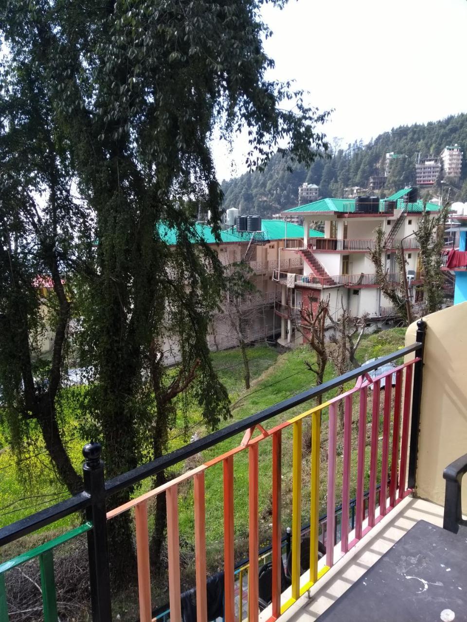 La Vaca India McLeodganj Hostel McLeod Ganj Bagian luar foto