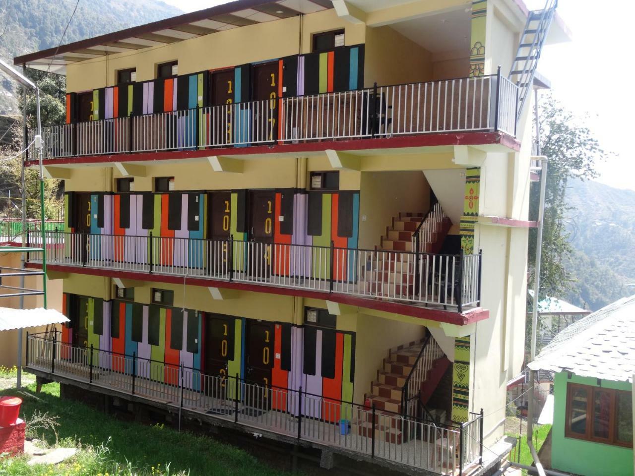 La Vaca India McLeodganj Hostel McLeod Ganj Bagian luar foto