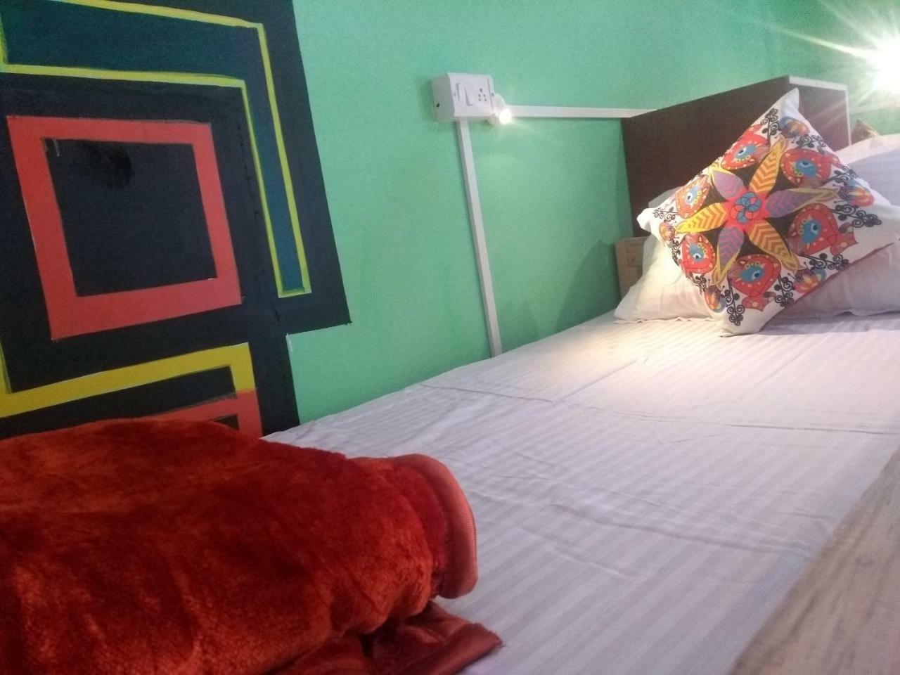 La Vaca India McLeodganj Hostel McLeod Ganj Bagian luar foto